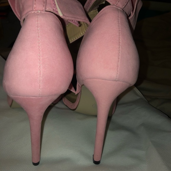 - ✨PINK SUEDE FOUR SEASONS WOMAN’S BOW HEEL NWT*✨ - Picture 8 of 8
